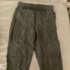 Bella Dahl pocket joggers